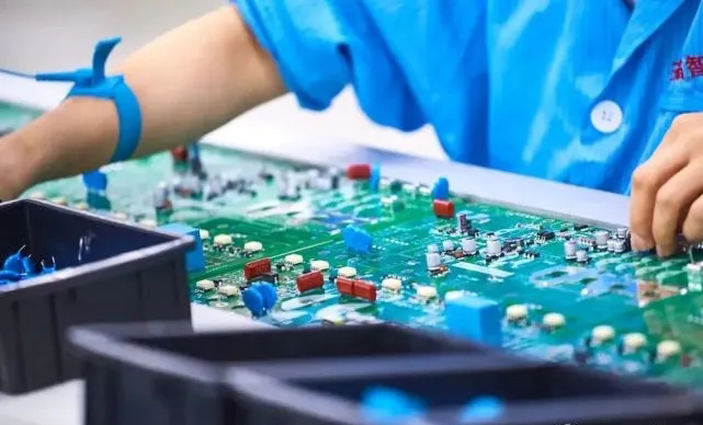 【三防漆】研泰解析PCB闆三防漆披覆越厚是否保護能力越好